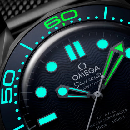 Seamaster Diver 300M James Bond 60th Anniversary + FREE Extra NATO Strap